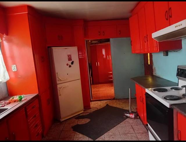 4 BEDROOM HOUSE FOR SALE IN KWA THEMA